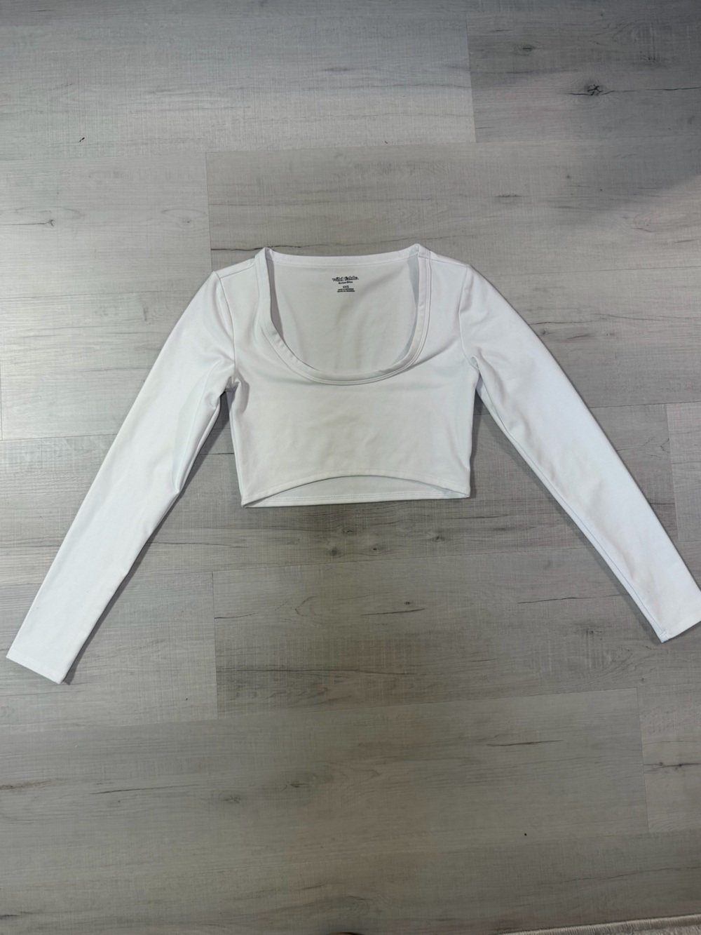 wild fable White Scoop Neck Long Sleeve Crop Top Size XXS
